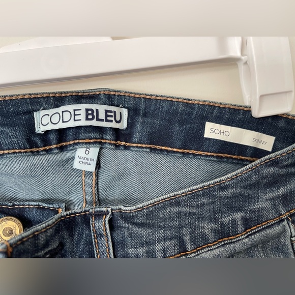 Code Bleu Soho Skinny Leg Mid Rise Jeans - Picture 2 of 3
